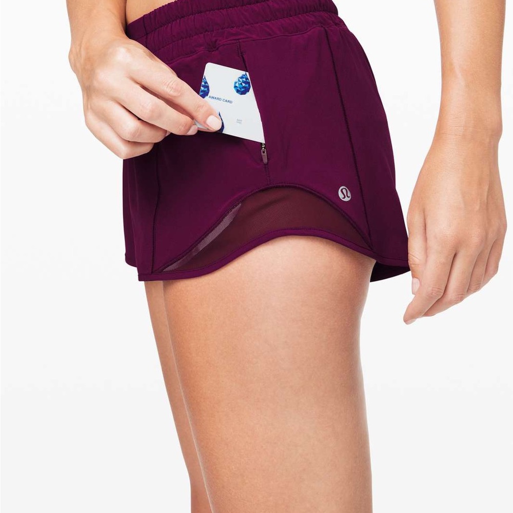 Lululemon Hotty Hot Short II *2.5"